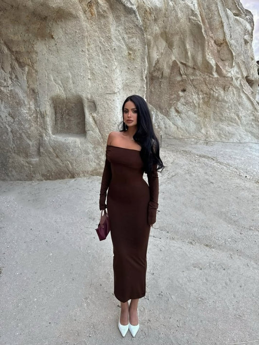 Kadın Uzun Kollu Madonna Yaka Midi Boy Elbise