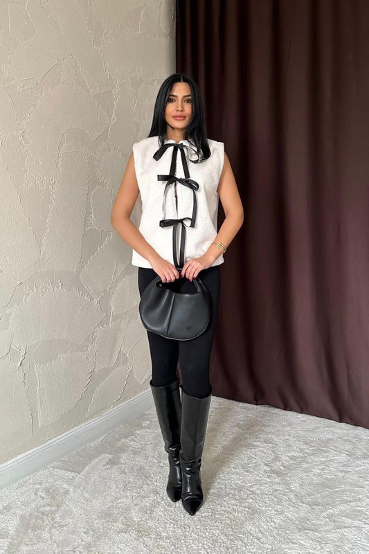 Ekru Fiyonklu Peluş Yelek