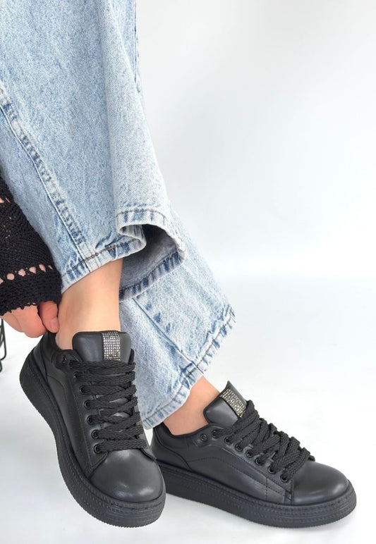 Yier Siyah Cilt Bağcıklı Spor Ayakkabı