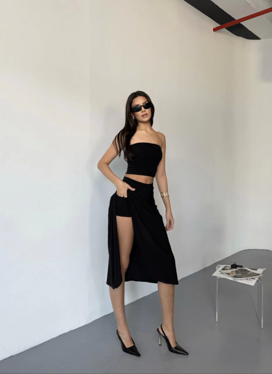 Çepli Şortlu Yırtmaçlı Etek - Siyah