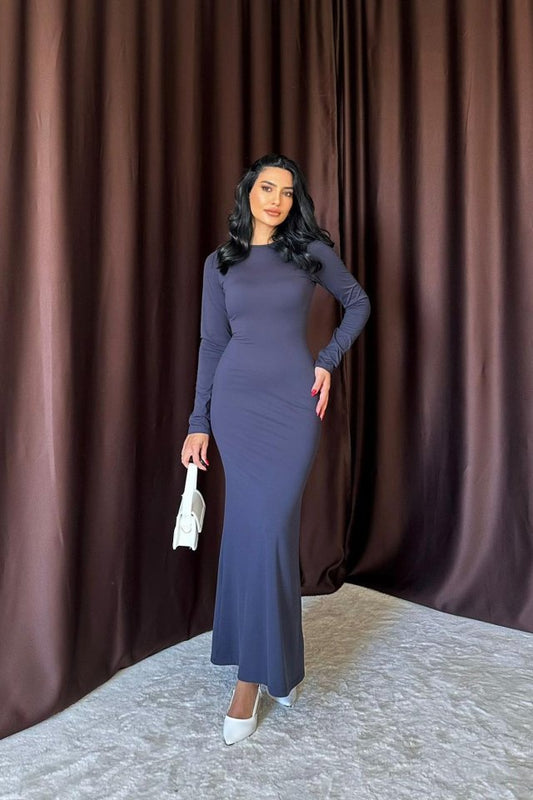 Lacivert Vücudu Saran Uzun Elbise