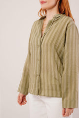 Düğmeli Ve Çizgi Detaylı Siyah Gömlek