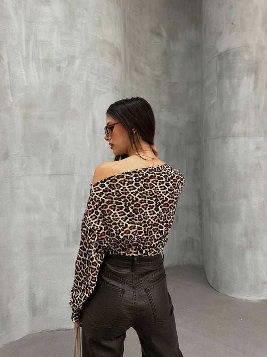 Kadın Leopar Desenli Düşük Omuzlu Bluz