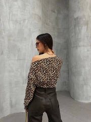 Kadın Leopar Desenli Düşük Omuzlu Bluz