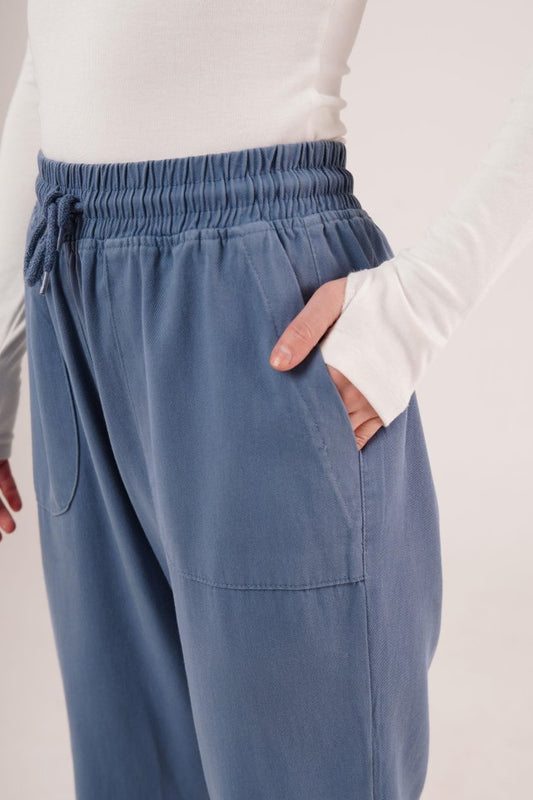 Bağlama Detaylı Cepli Mavi Pantolon
