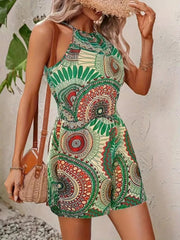 Kadın Omuzlardan Açık Boyun Arkasından Bağlamalı Beli Lastikli Desenli Süprem Kısa Tulum