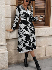 Kadın Uzun Kollu Kruvaze Yakalı Yandan Bağlamalı Desenli Mini Modal Elbise