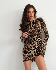 Kadın Uzun Kollu Sırtı Açık Bağlamalı Leopar Desenli Kısa Dalgıç Elbise
