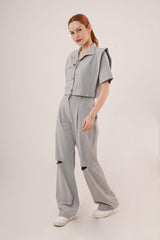 Cepli Düğmeli Bluz Ve Diz Detaylı Pantolon Gri İkili Takım