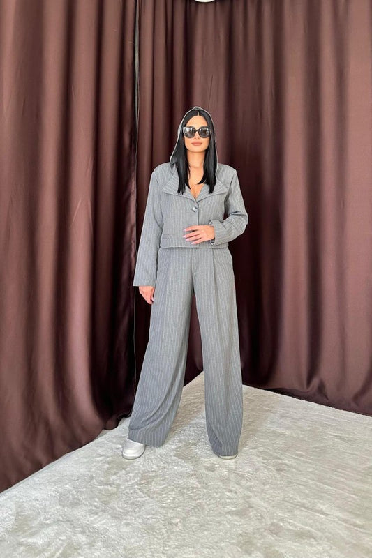 Gri Yanlardan Şeritli Garnili Pantolon