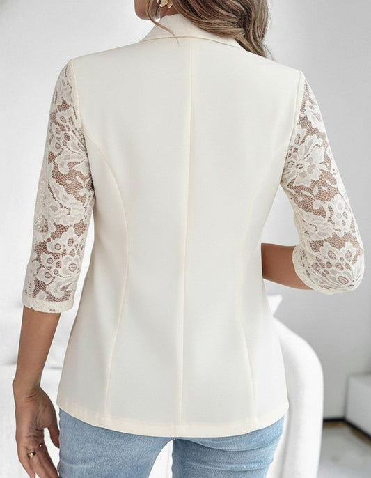 Kadın Uzun Kollu Truvakar Kol önden Düğmeli Cepli Dantelli Atlas Ceket