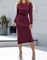 Kadın Uzun Kollu Bisiklet Yaka Taşlı Midi Kadife Elbise