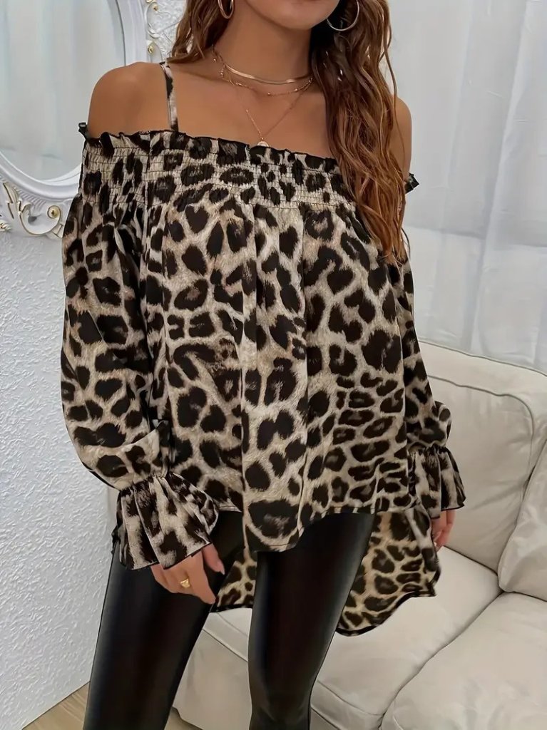 Kadın Ip Askılı Omuzlardan Açık Leopar Desenli Asimetrik Kesim Süprem Bluz