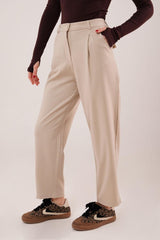 Kapama Cep Detaylı Siyah Pantolon