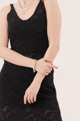 Ajurlu V Yaka Püskül Detaylı Krem Elbise