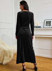 Kadın Uzun Kollu Kruvaze Yaka Yırtmaçlı Kadife Elbise