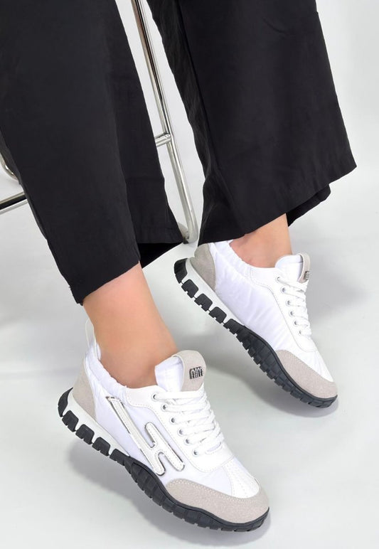 Huer Beyaz Nubuk Bağcıklı Spor Ayakkabı