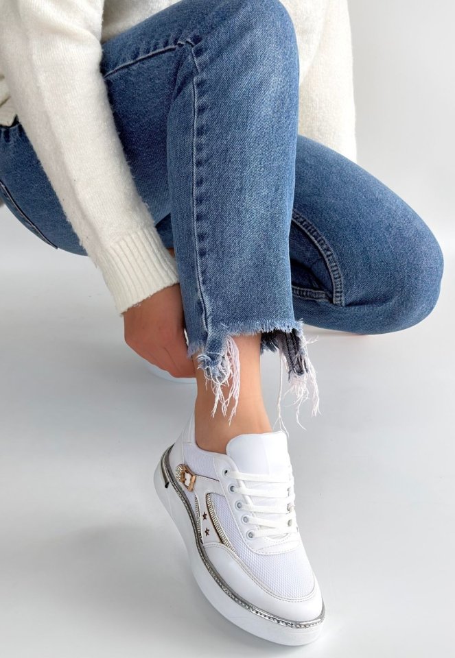 Junda Beyaz Cilt Bağcıklı Spor Ayakkabı