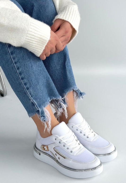 Junda Beyaz Cilt Bağcıklı Spor Ayakkabı