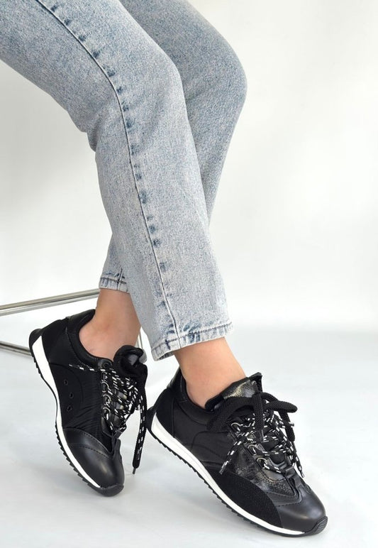 Reat Siyah Cilt Bağcıklı  Paraşüt Detaylı Spor Ayakkabı