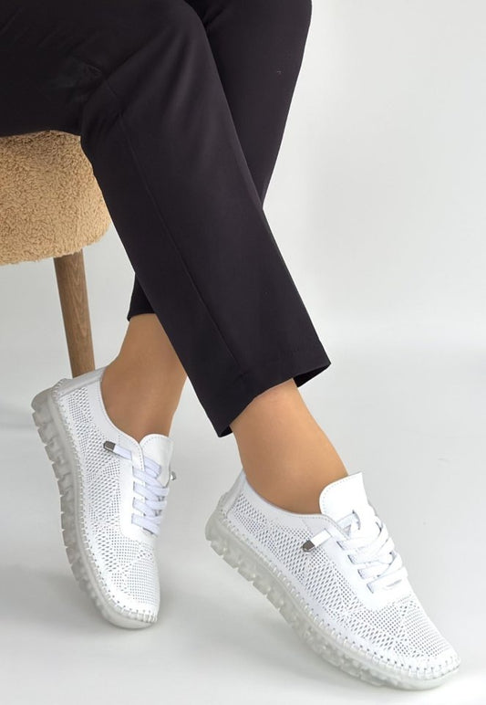 Merja Beyaz Deri Bağcıklı Spor Ayakkabı