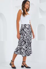 Kırmızı Siyah Desenli Saten Etek 15806