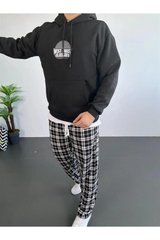 Erkek Oversize Üç İplik Kapüşonlu Sweatshirt – Siyah Sırt Ve Ön Baskılı, Kanguru Cepli, Rahat Kalıp, İçi Pamuklu ModeL-Siyah