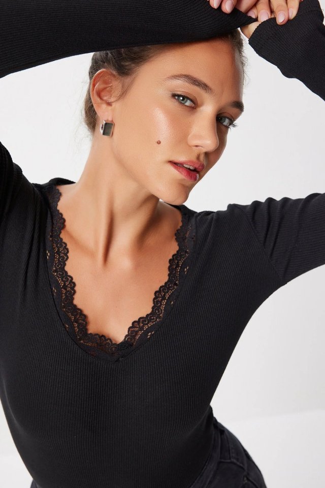 Kadın Dantel Detay V Yaka Kaskorse Kumaş Bluz