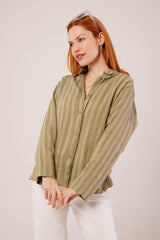 Düğmeli Ve Çizgi Detaylı Siyah Gömlek