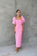 Pembe İşlemeli Kolu Garnili Elbise