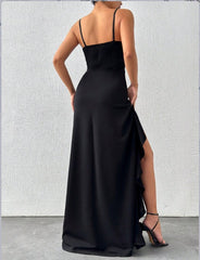 Kadın Ip Askılı Dekolteli Yırtmaç Detay Krep Elbise