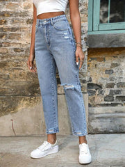 Kadın Açık Mavi Yırtık Mom Fit Kot Pantolon