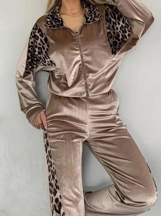 Kadın Uzun Kollu önden Fermuarlı Leopar Detaylı Kadife Bal Köpüğü Bluz Ve Pantolon Ikili Takım