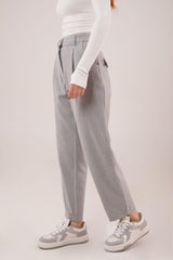 Kapama Cep Detaylı Siyah Pantolon