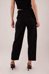 Kapama Cep Detaylı Siyah Pantolon