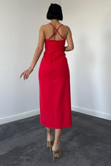 Kırmızı Sırt Dekolteli Elbise