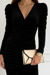 Kadın Uzun Kollu Derin Kruvaze Yakalı önden Büzgülü Yırtmaç Detaylı Kadife Midi Elbise